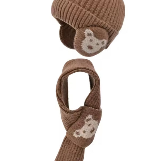 Bonnet cache oreille enfant avec écharpe marron